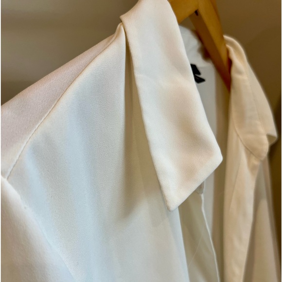 Deep V-Neck Blouse - Picture 5 of 6